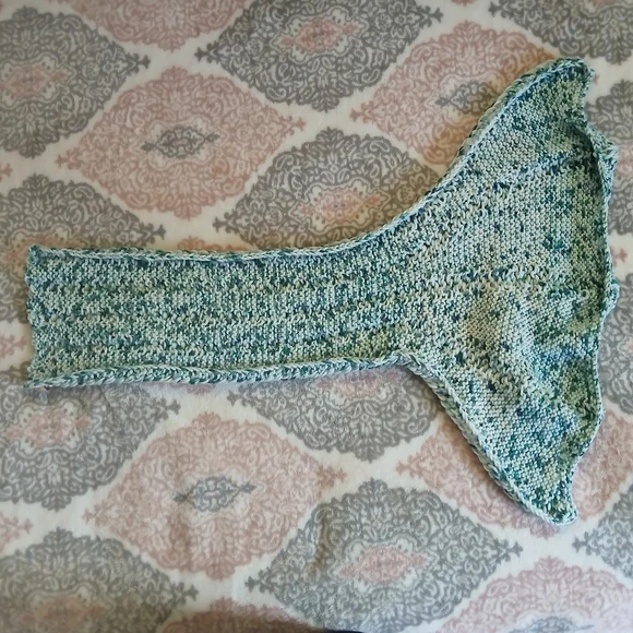 Dragon Wing Cowl Scarf - Mint - Picture 6 of 7